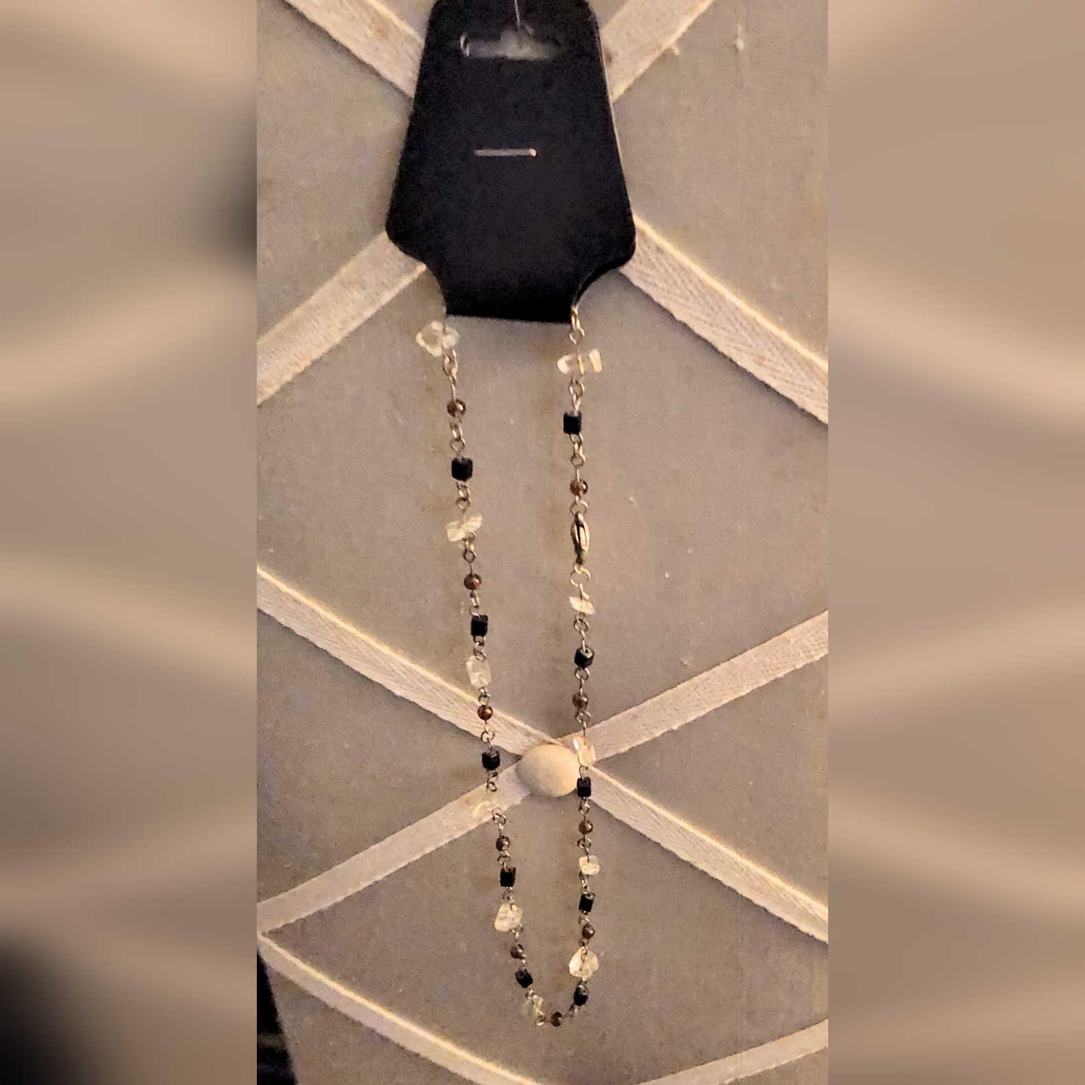 Womens Vtg Black And Clear Beaded Necklace 18$